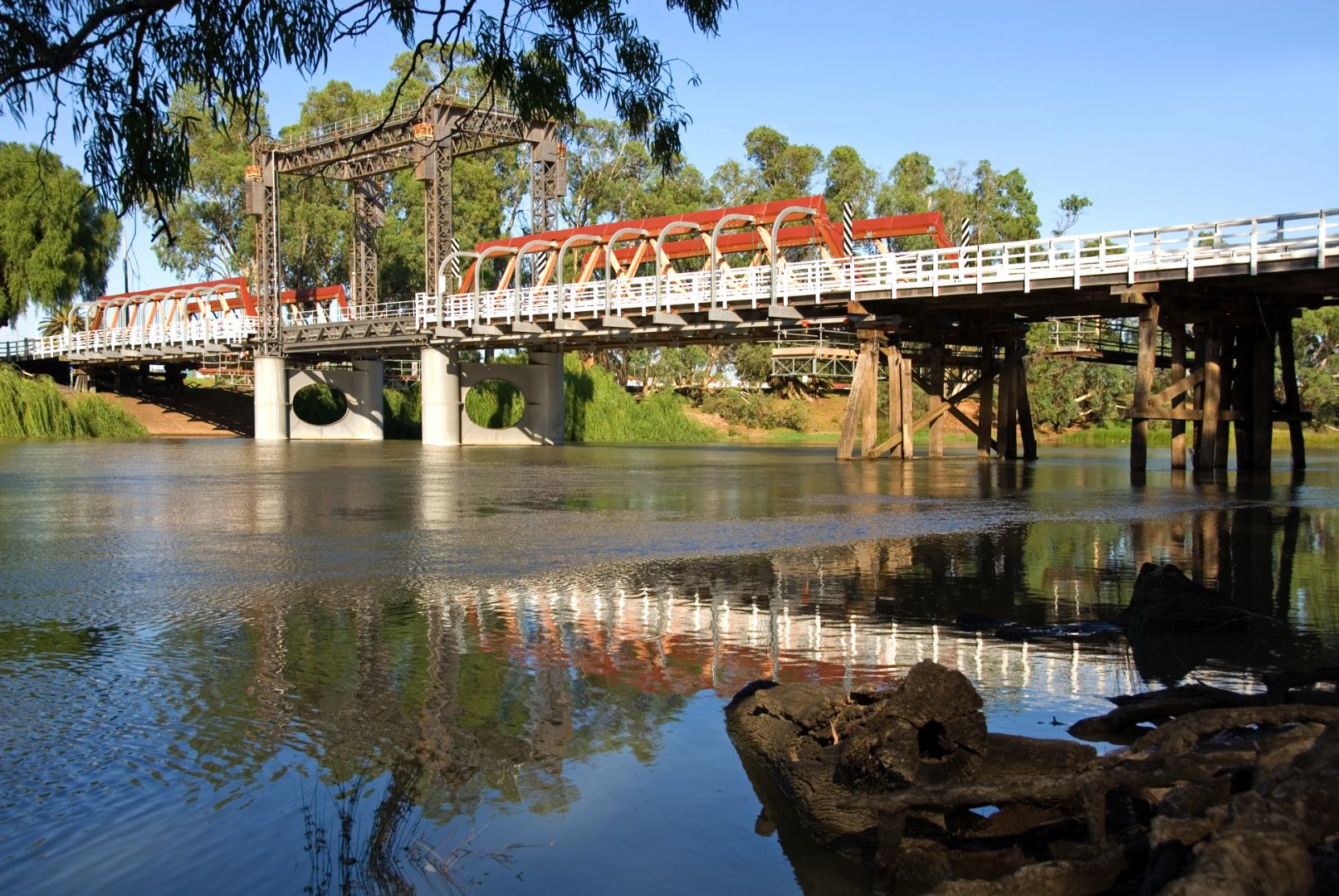 A bridge over the Murray River, at Swan Hill, Victoria, Australia